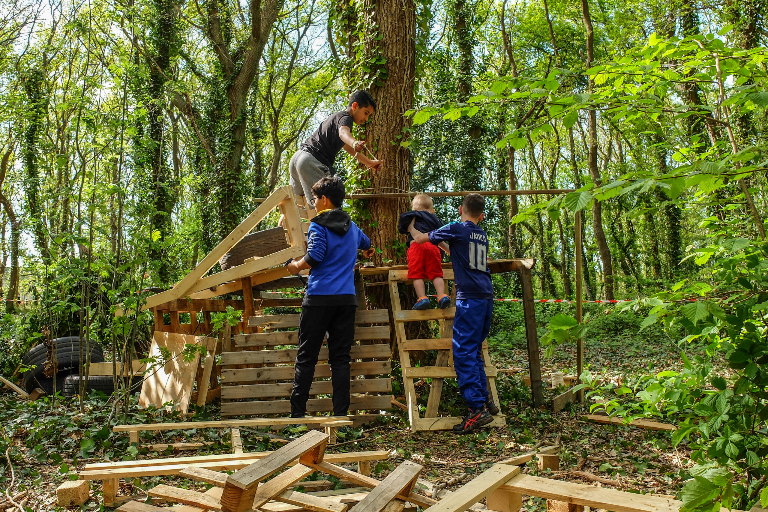 Un Terrain d’Aventure à Louviers